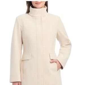 Vince Camuto Elegant Cream Trench Coat